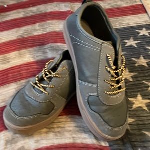 Boys Osh Kosh shoes